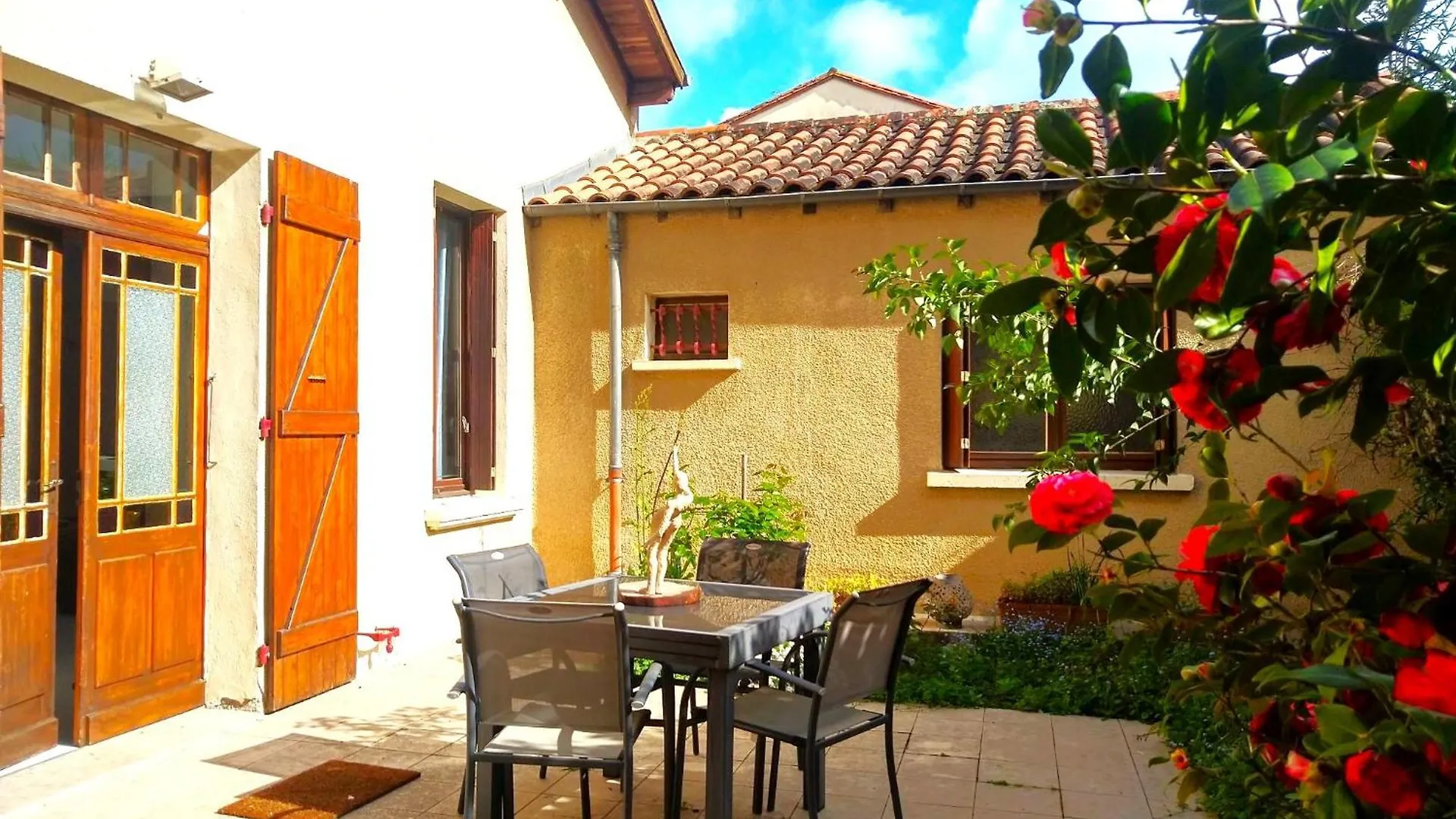 Charmante Maison Idealement Situee - Eurythmie - 6 Personnes - Jardin Terrasse Prives - Parking Gratuit - 5 Min A Pied Centre Ville 0*, מונטובן